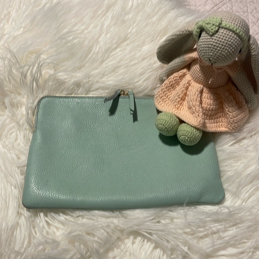 Mark &Graham daily essentials bag